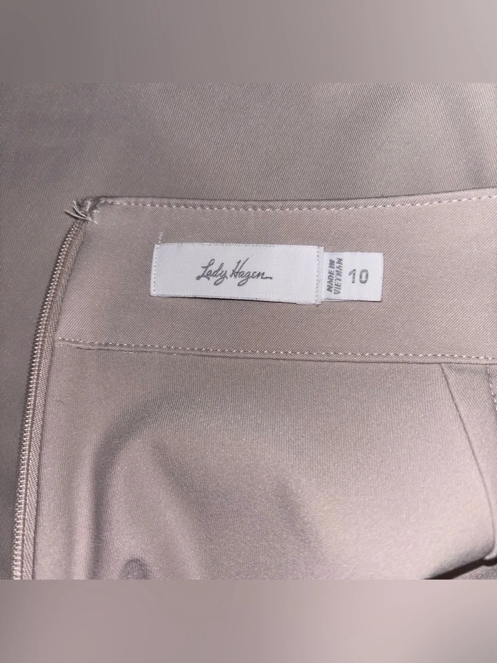 Lady Hagen Athletic Skort in Stone Women’s size 10